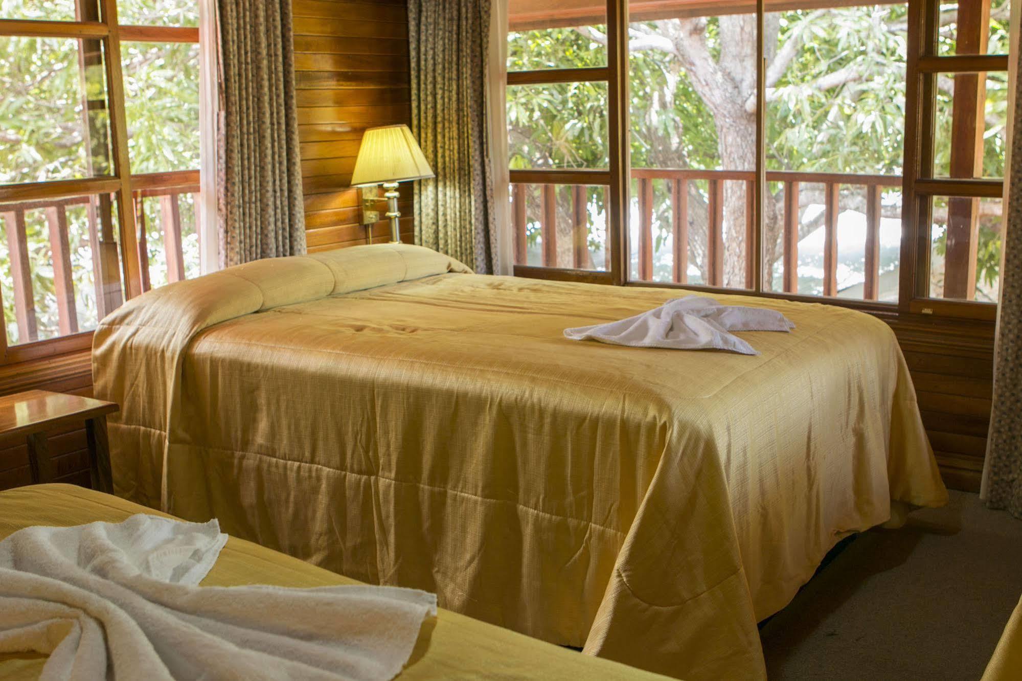 Santa Elena Lodge Cuajiniquil Exterior photo